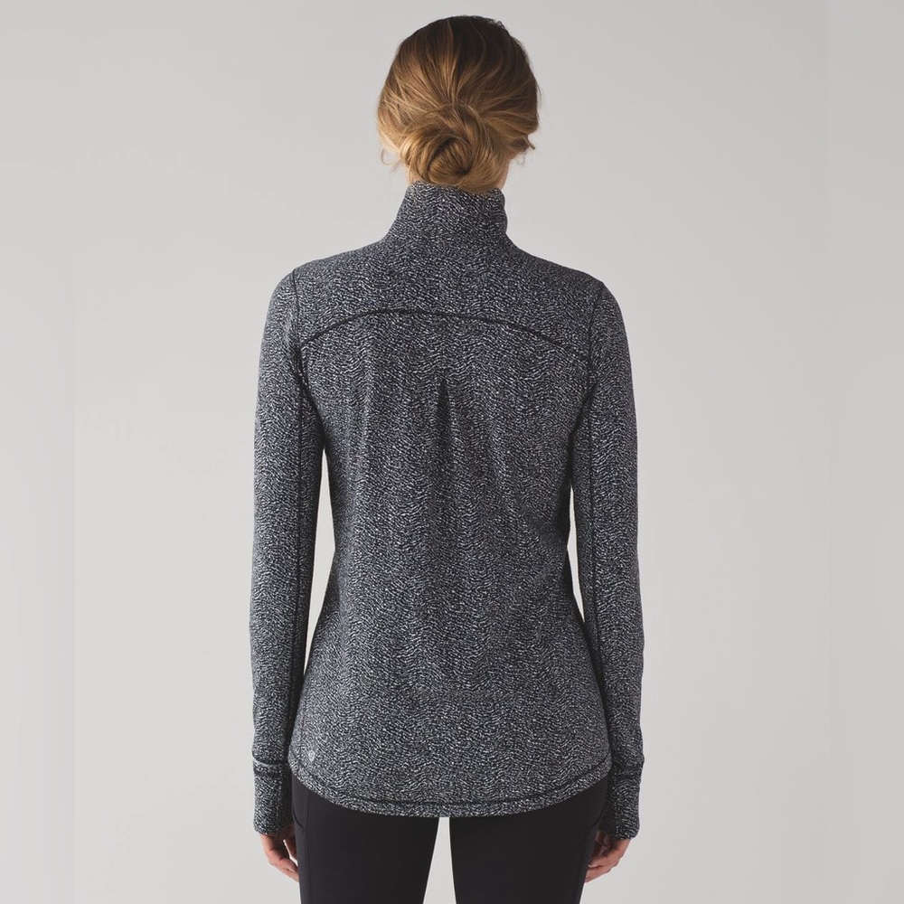 Lululemon Outrun 1/2 Zip in Luon Ripple Jacquard Black & White - Picture 2 of 11